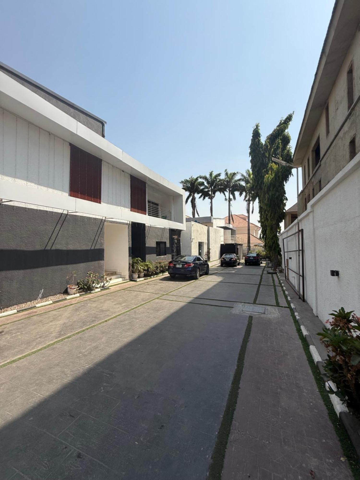 Austra Hotels And Apartments Maitama Abuja Exterior foto