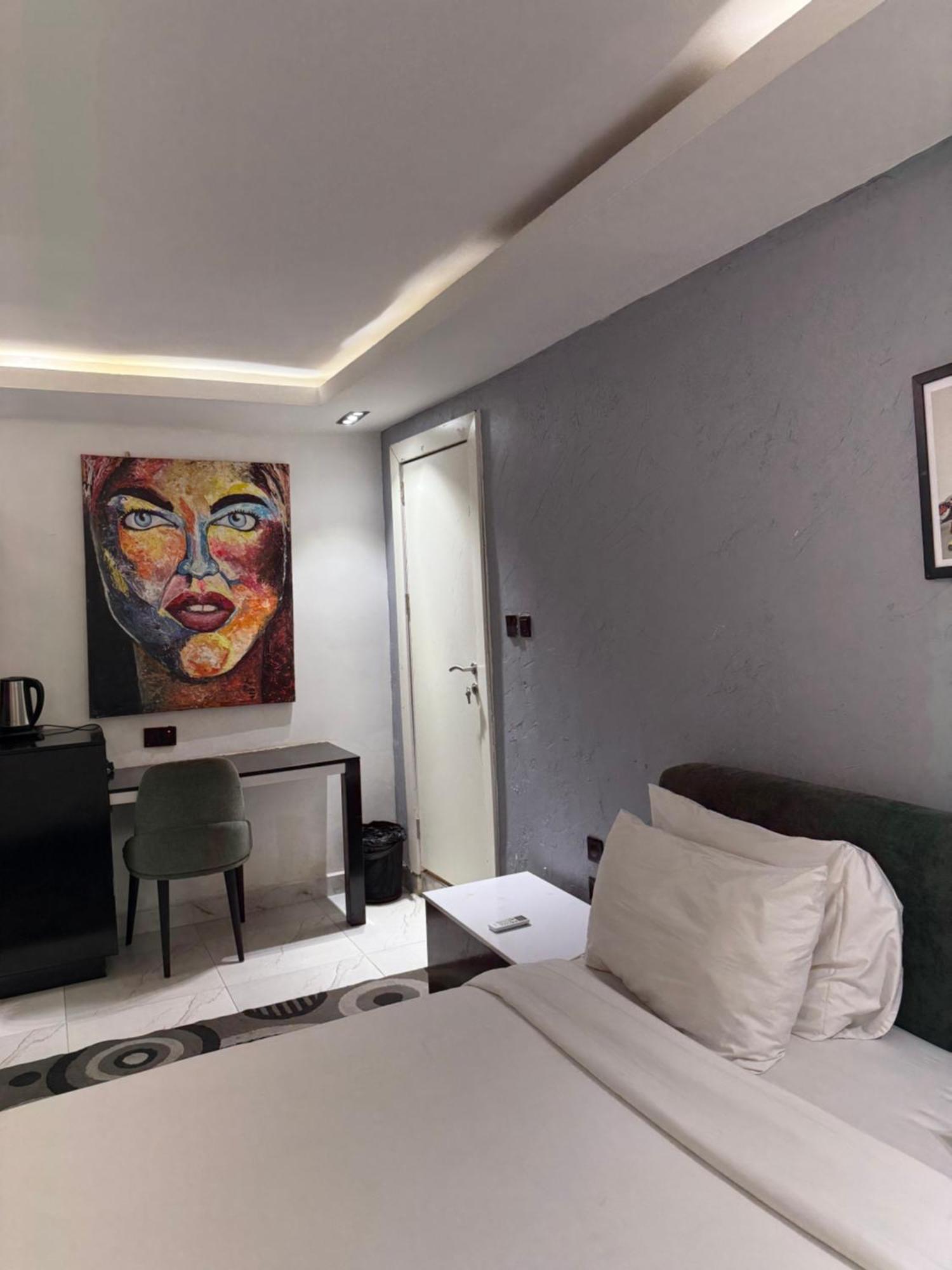 Austra Hotels And Apartments Maitama Abuja Exterior foto